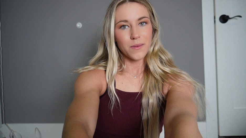 keeks 3005 – Physical Therapist Gets Handsy